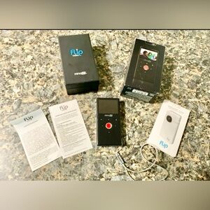 Camcorder FLIP video mini HD 8 GB memory records 120 minutes original box/papers